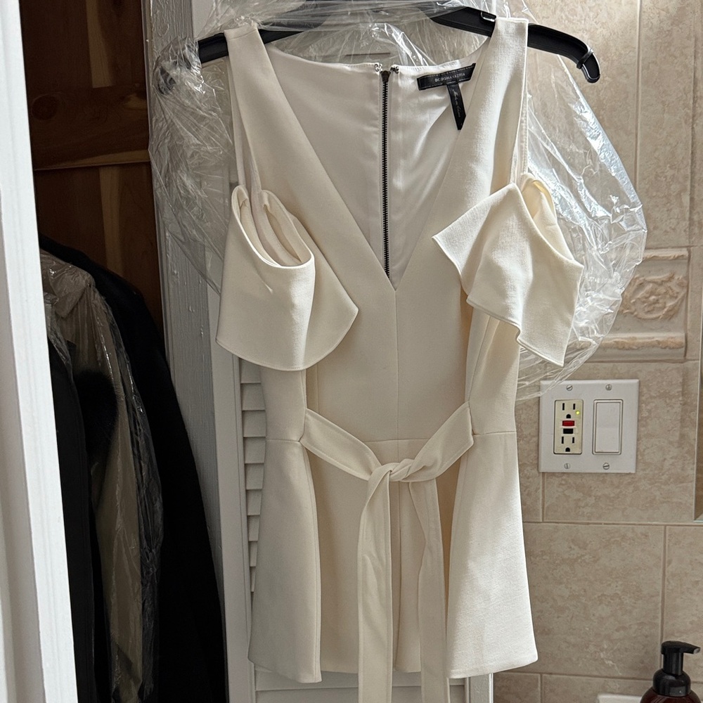 BCBGMaxAzria Cream Cold Shoulder Blouse